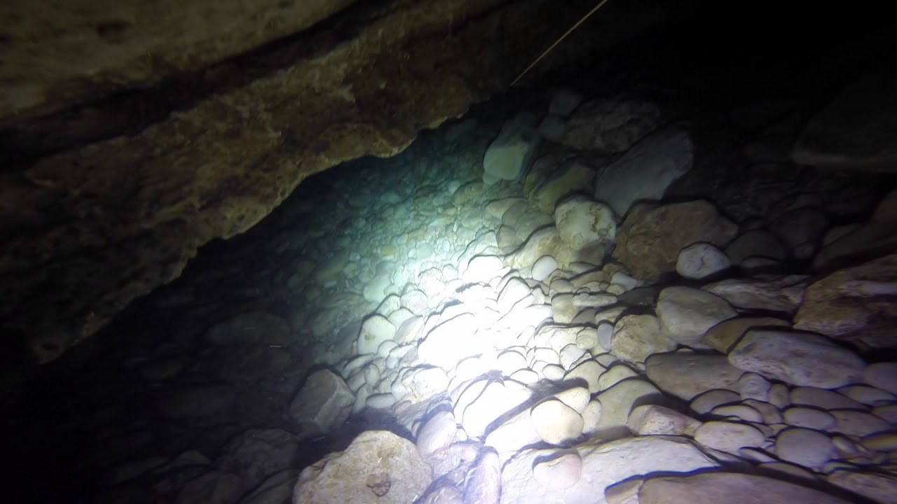 Колодец Иакова (Jacob's Well) в США представляет собой глубокую карстовую пещеру – фотографии США