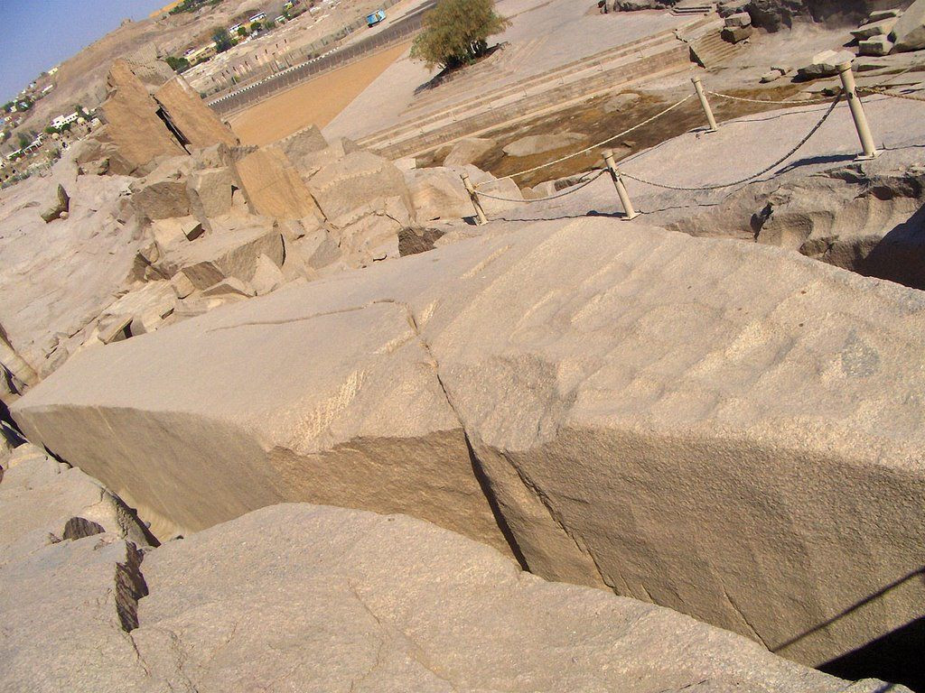 Незаконченный обелиск 4 – фотографии Египта