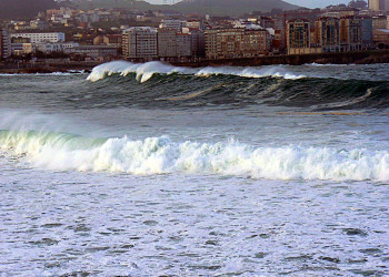 В Ла-Корунье отличные условия для серфинга – фотографии Испании