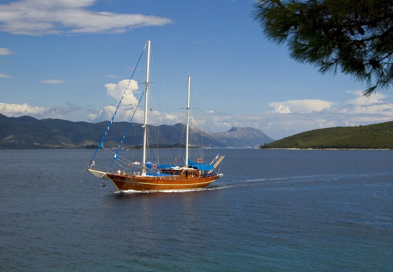 Яхта на острове Корчула, Хорватия. Фото 3 – фотографии Хорватии