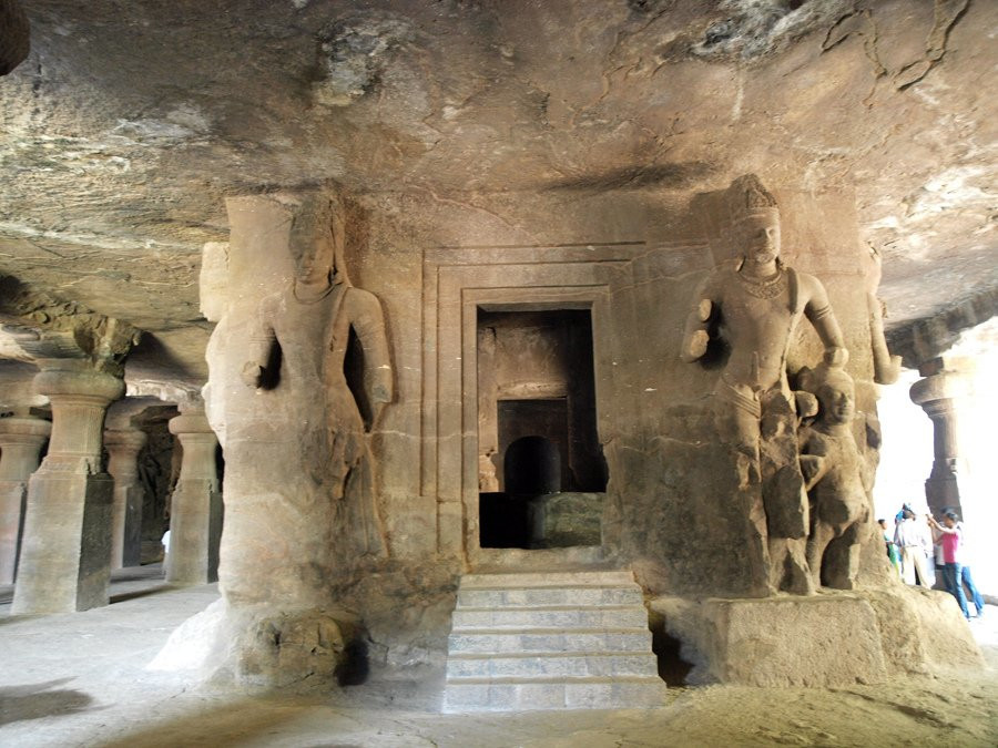 Пещерный храм на острове Элефанта – фотографии Индии