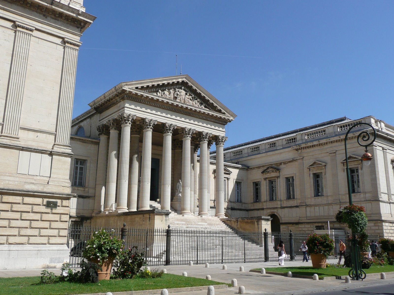 Архитектура в Монпелье, Франция. Фото 1 – фотографии Франции