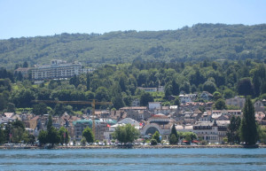 Дома в Эвиан-ле-Бен, Франция – фотографии Франции