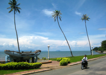 Набережная в Кепе, Камбоджа – фотографии Камбоджи