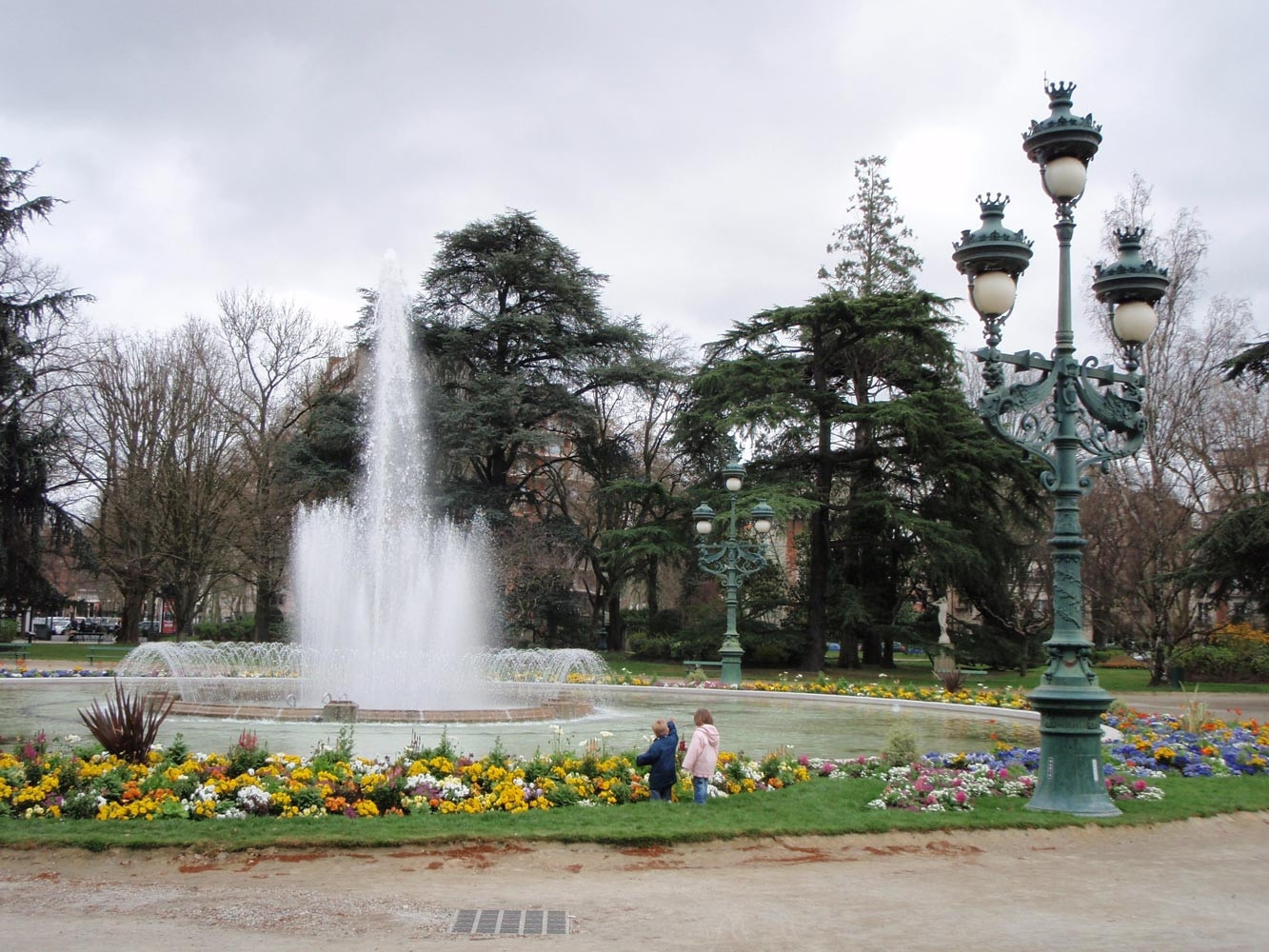 Фонтан в Тулузе, Франция. Фото 3 – фотографии Франции
