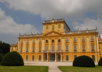 Дворец Эстерхази (Esterházy-kastély) – фотографии Венгрии