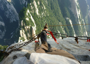 Опасные тропы на горе Хуашань. Фото 1 – фотографии Китая