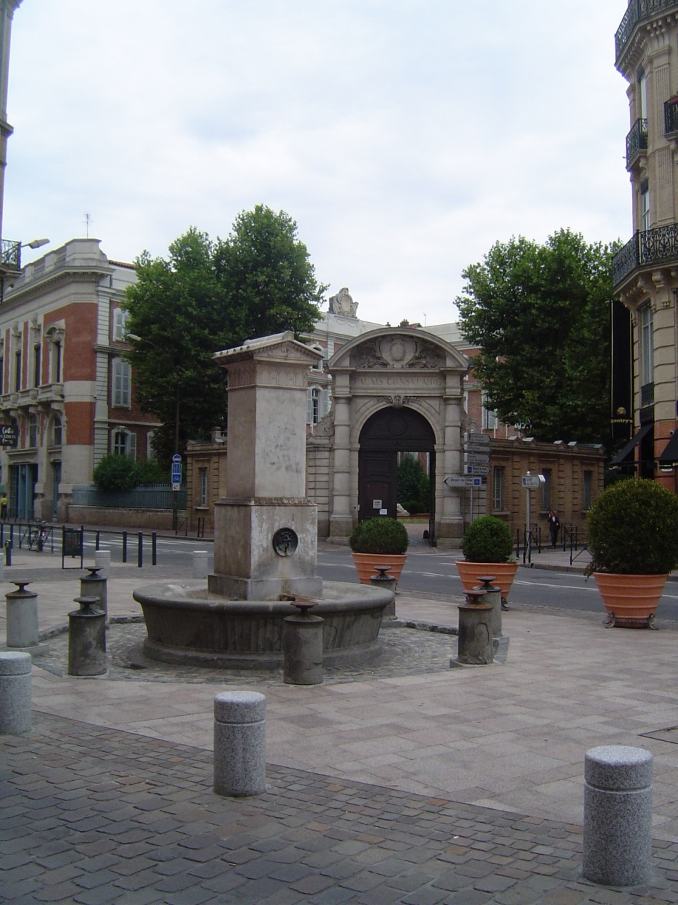 Улица в Тулузе, Франция – фотографии Франции