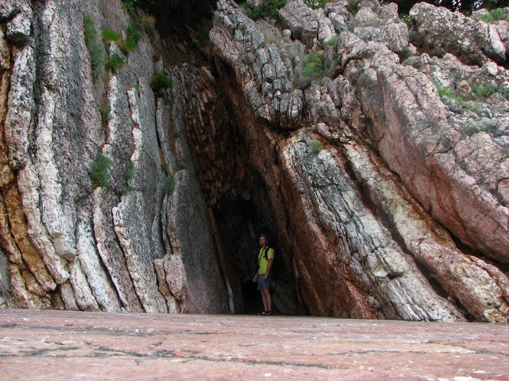 Скала в Милочер, Черногория. Фото 2 – фотографии Черногории