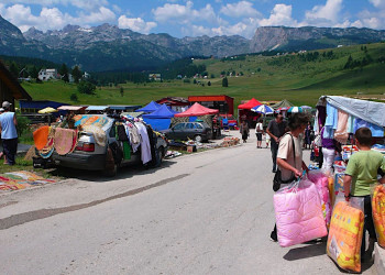 Базар в Жабляк, Черногория – фотографии Черногории