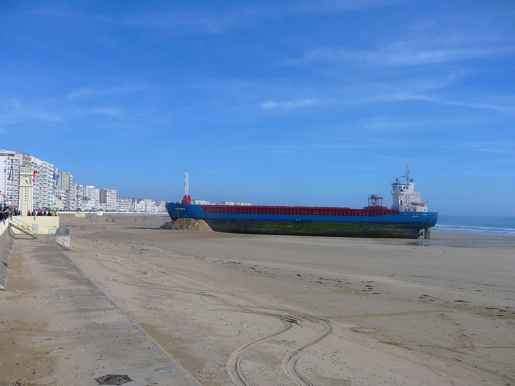 Корабль в Ле-Сабль-д Олон, Франция. Фото 3 – фотографии Франции