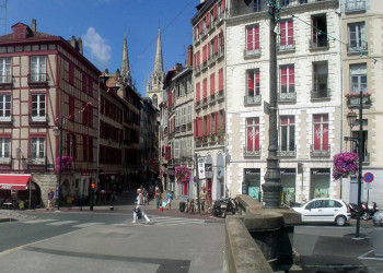 Дома в Байонне, Франция. Фото 1 – фотографии Франции