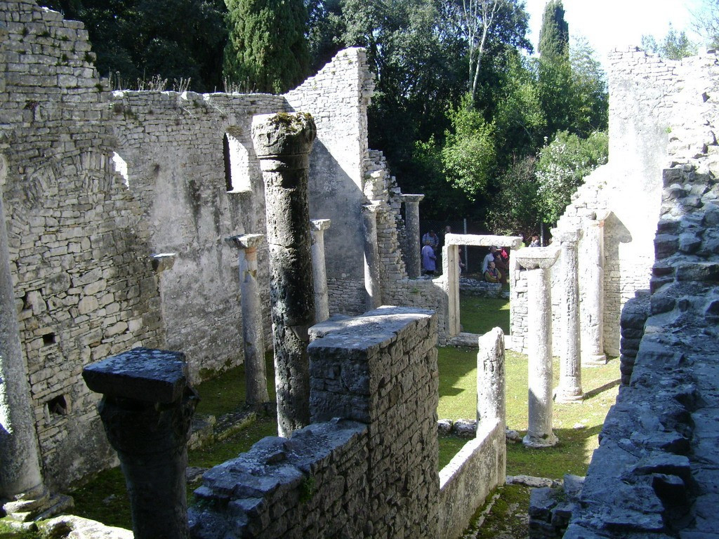 Развалины в Бриуны, Хорватия – фотографии Хорватии