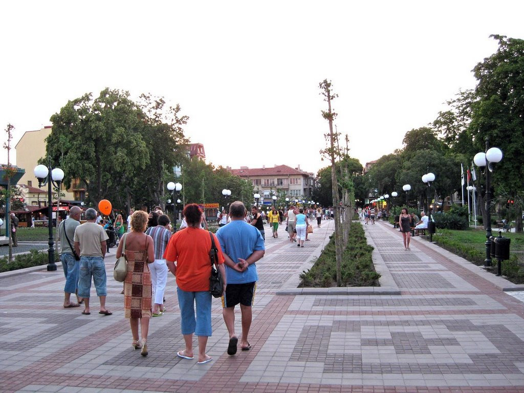 Сквер в Поморие, Болгария – фотографии Болгарии