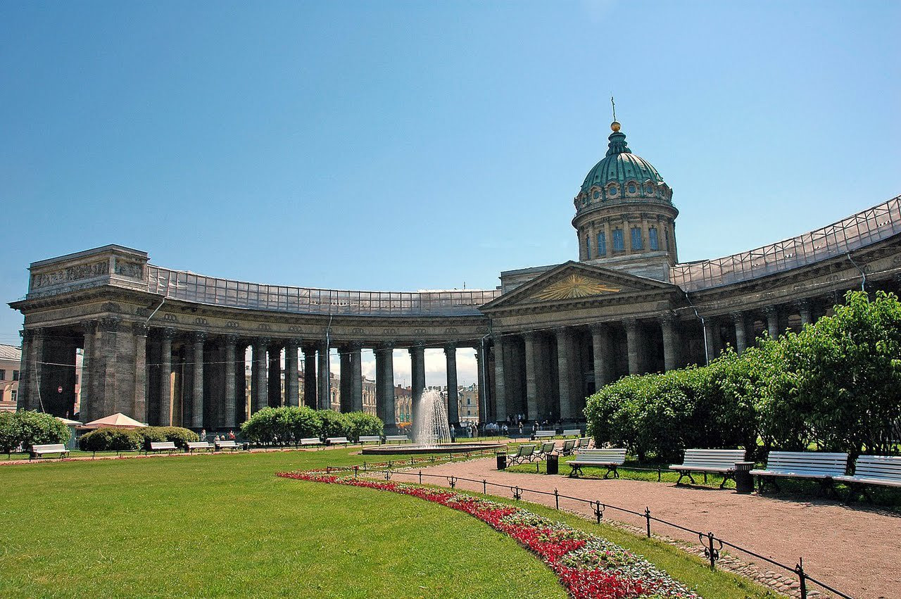 Сквер в Санкт-Петербурге, Россия – фотографии России