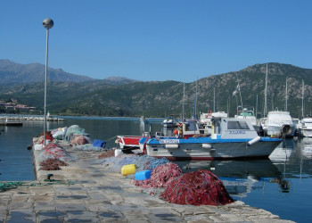 Причал в Сен-Флоране, Франция – фотографии Франции