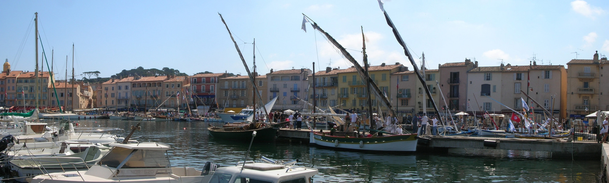 Яхты и катера в Сен-Тропе, Франция. Фото 11 – фотографии Франции