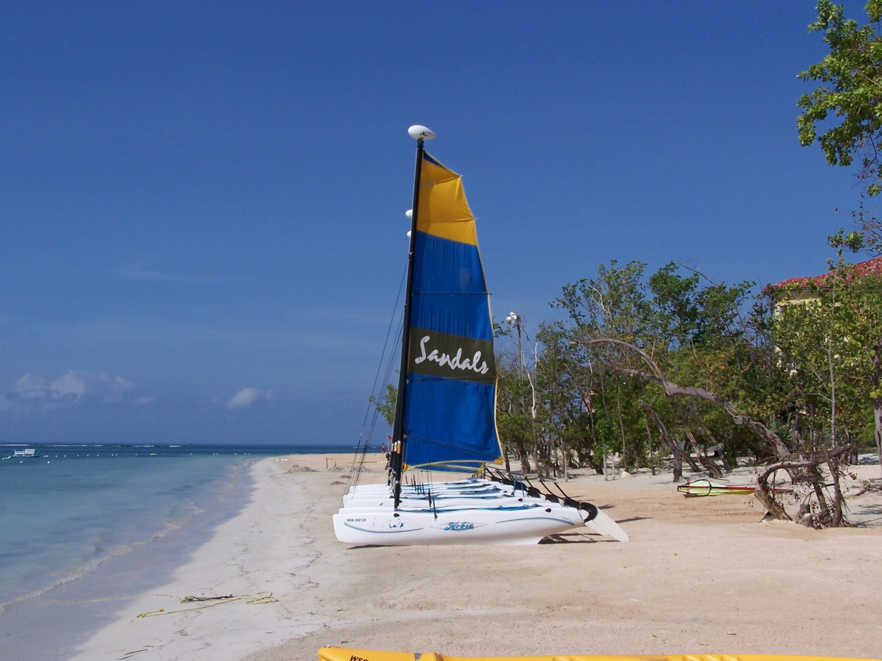 Парусник на пляже в Уайтхаусе, Ямайка – фотографии Ямайки