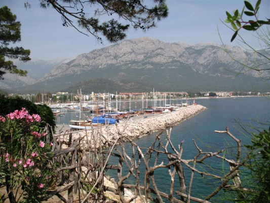 Кемер в феврале 2025 - отдых и погода в Кемере, Турция