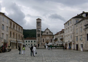 Площадь в Хвар, Хорватия – фотографии Хорватии