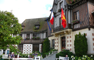 Дома в Довиле, Франция. Фото 1 – фотографии Франции