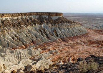 Красивый каньон Янги-Кала (Yangy-kala) рядом с Туркменбашы, Туркменистан – фотографии Туркменистана