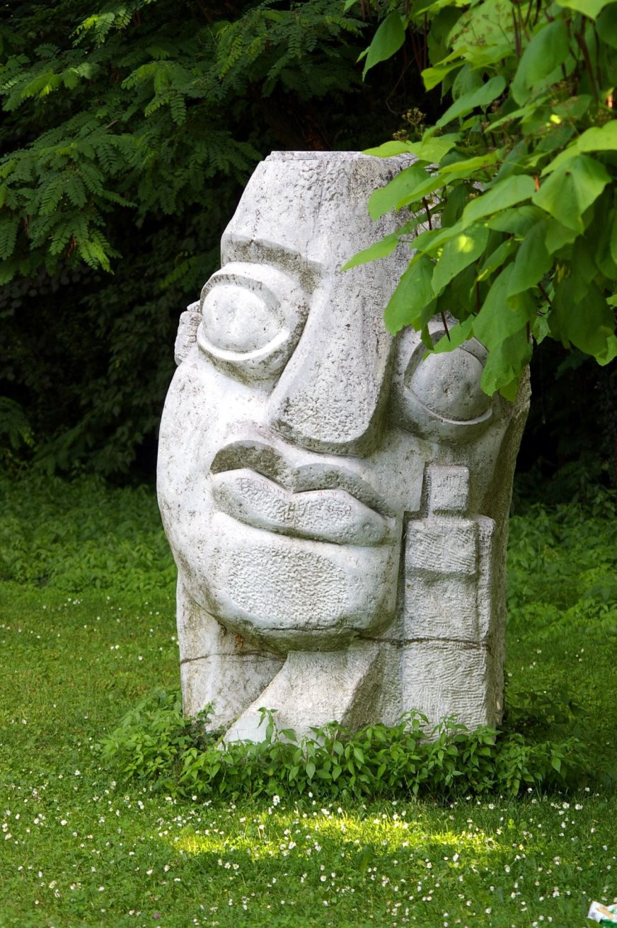 Скульптура в Сандански, Болгария – фотографии Болгарии