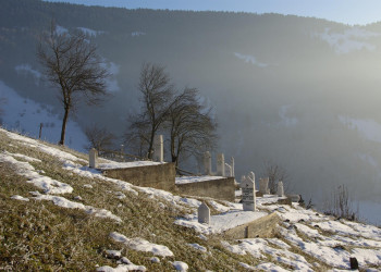 Кладбище в Плав, Черногория. Фото 2 – фотографии Черногории