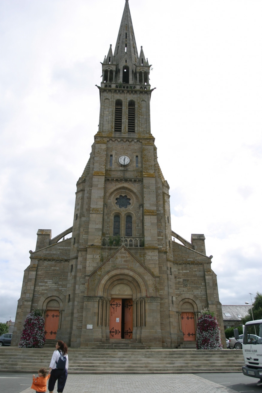 Храм в Пленеф-Валь-Андре, Франция – фотографии Франции