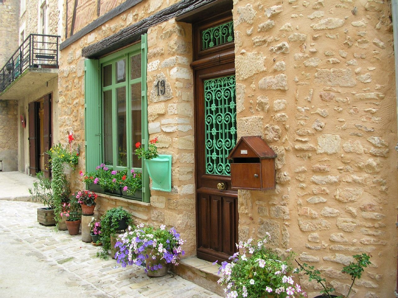 Дома в Бельве, Франция. Фото 10 – фотографии Франции