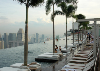 Бассейн в отеле Марина-Бэй-Сэндс – фотографии Сингапура