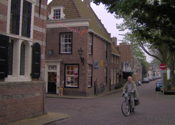 Город-крепость Нарден. Улицы – фотографии Нидерландов