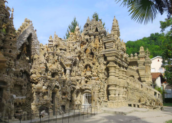 Дворец Жозефа Фердинана Шеваля во Франции – фотографии Франции