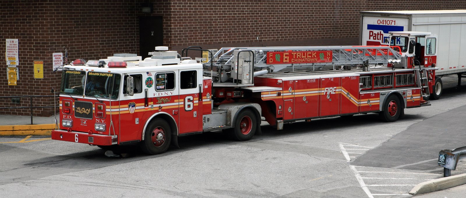 Пожарная машина – фотографии США