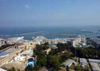 Панорама портовой части города Алжира – фотографии Алжира