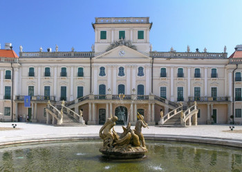 Дворец Эстерхази (Esterházy-kastély) – фотографии Венгрии