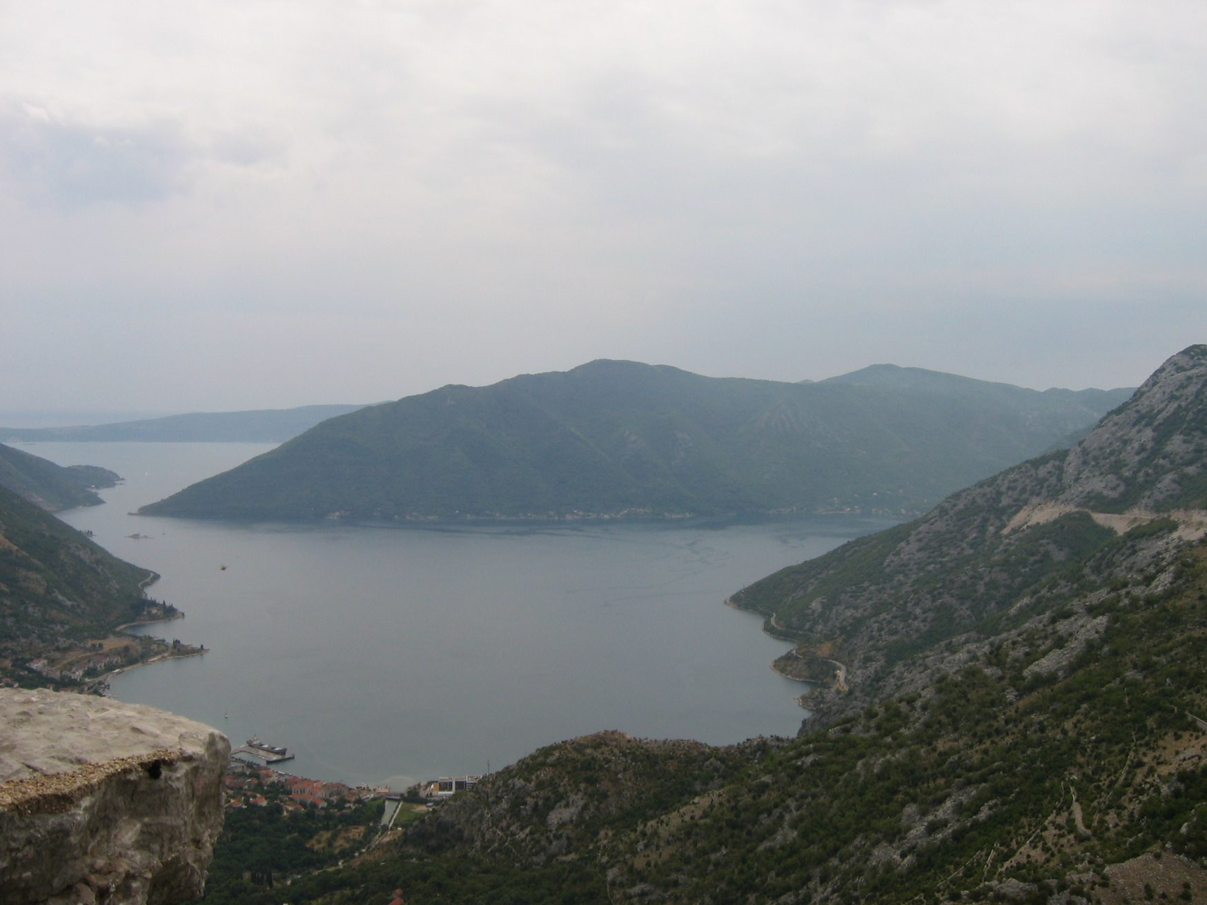 Побережье в Рисан, Черногория. Фото 2 – фотографии Черногории