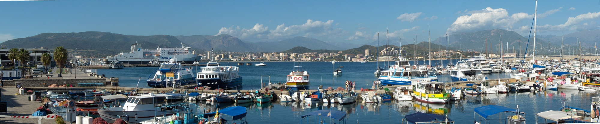 Порт в Аяччо, Франция – фотографии Франции