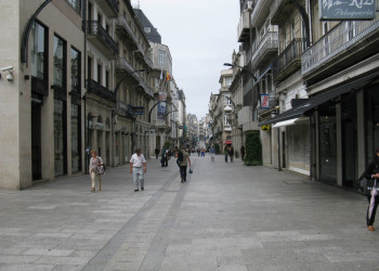 Улица в городе Виго (Vigo), Испания – фотографии Испании