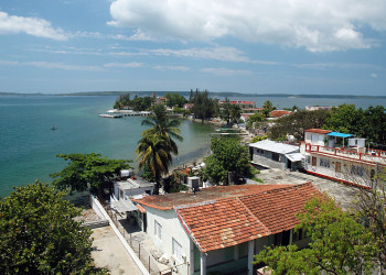 Дома на берегу в Сьенфуэгосе, Куба. Фото 4 – фотографии Кубы