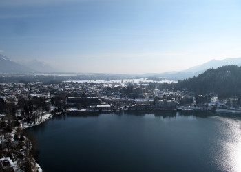 Вид на городок Блед со стороны замка – фотографии Словении