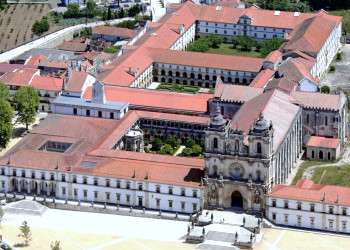 Монастырь Алкобаса (Mosteiro de Santa Maria de Alcobaça) – фотографии Португалии