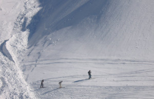 Лыжники в Ле-Албиезе, Франция – фотографии Франции
