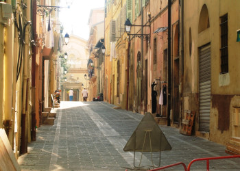 Улица в Ментоне, Франция. Фото 5 – фотографии Франции