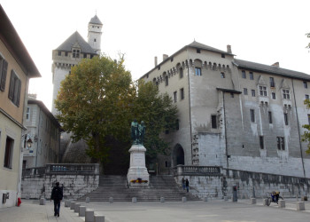 Достопримечательность в Шамбери, Франция. Фото 1 – фотографии Франции