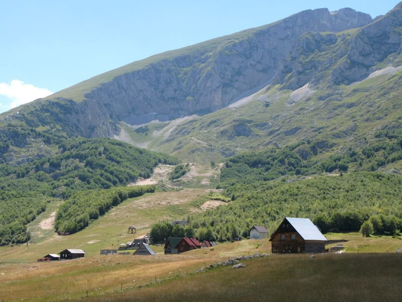 Дома в Дурмитор, Черногория – фотографии Черногории