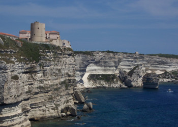 Скалы в Бонифачо, Франция. Фото 15 – фотографии Франции