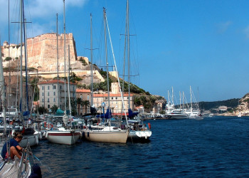 Парусники в Бонифачо, Франция – фотографии Франции