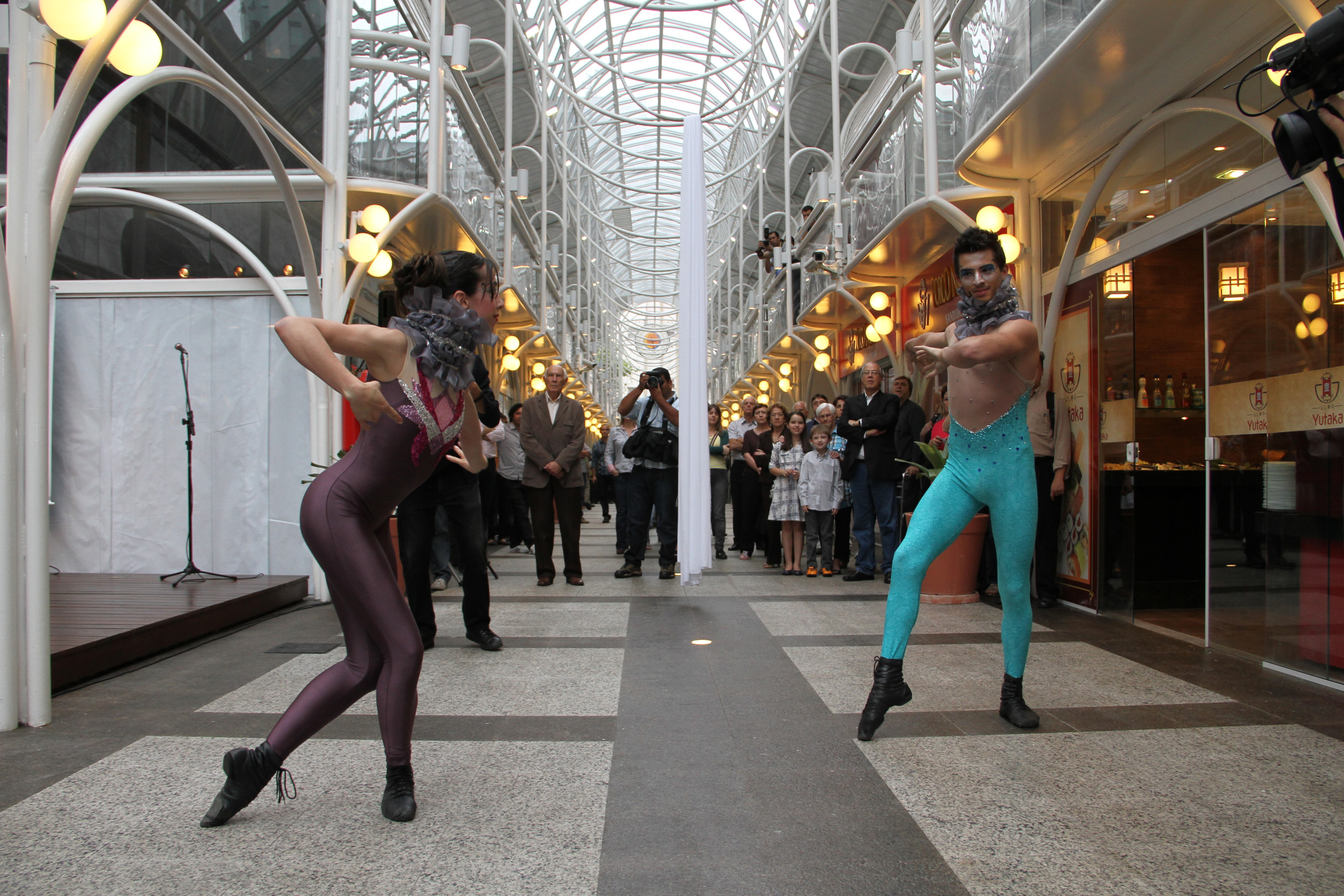 Руа 24 орас (Rua 24 Horas) или Улица 24 часа – фотографии Бразилии