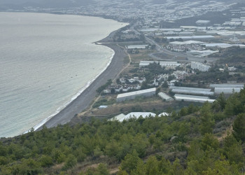 Вид с серпантина на городок Tekeli, Bozyazı (Мерсин) – фотографии Турции